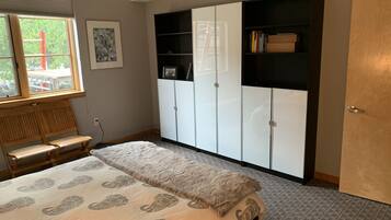 1 bedroom, bed sheets, wheelchair access