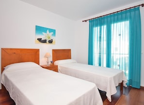 4 Schlafzimmer, BĂŒgeleisen/BĂŒgelbrett, kostenloses WLAN, BettwĂ€sche