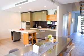 Fridge, microwave, oven, stovetop - Cely's Place at Magenta Shores (Magenta)