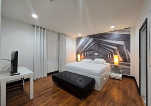 3 bedrooms, desk, iron/ironing board, free WiFi