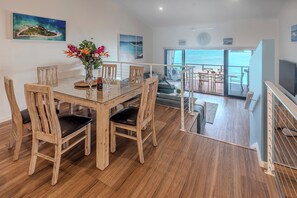 Dining - Shorelines 31 Hamilton Island - oceanviews, golf buggy and transfers (Hamilton Island)