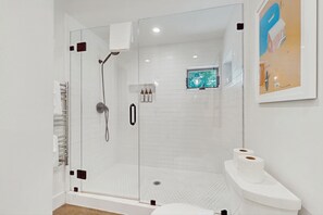 Hair dryer, towels - Cozy & contemporary, family-friendly home w/ free WiFi & a private washer/dryer (Tahoe City)