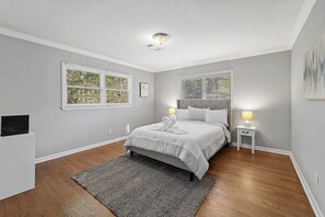 4 bedrooms, premium bedding, memory foam beds, iron/ironing board