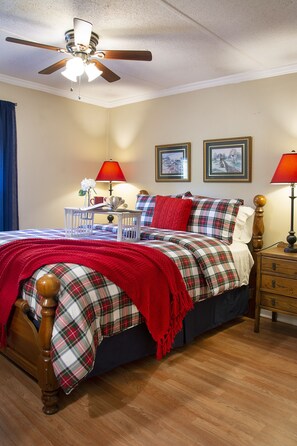 3 bedrooms, desk, iron/ironing board, free WiFi