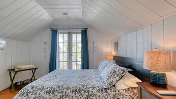 2 bedrooms, iron/ironing board, travel cot, free WiFi