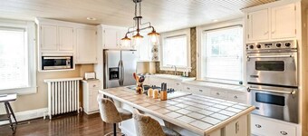 Experience the spacious Mary May Room at the historic Litz Mansion in Tazewell, VA