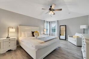 4 bedrooms, in-room safe, desk, iron/ironing board