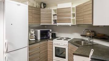 Jääkaappi, mikroaaltouuni, astianpesukone