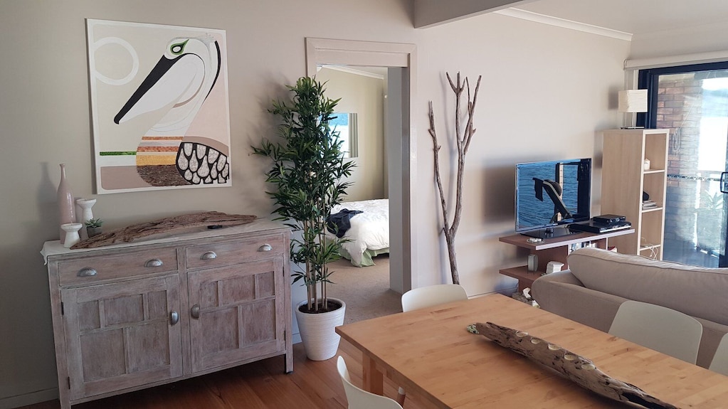 Waterfront With Private Jetty And Sunset Views. Boat Access Only. Pet Friendly. - Sydney