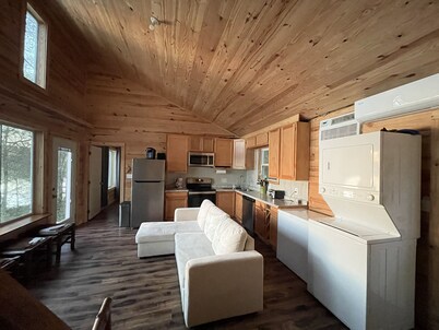 Secluded Cabin 1 directly on the lake