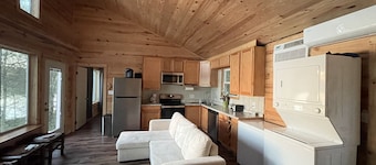 Secluded Cabin 1 directly on the lake