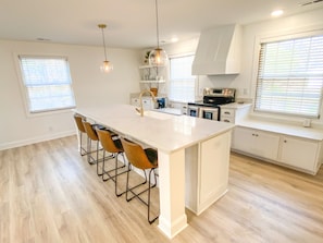 Fridge, microwave, oven, stovetop - Stunning Loft w/ King Suite: near Duke/UNC, RDU Airport, Downtown  (Durham)