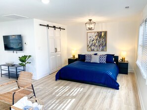 1 bedroom, desk, WiFi, bed sheets