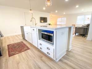Interior - Stunning Loft w/ King Suite: near Duke/UNC, RDU Airport, Downtown  (Durham)