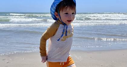 Luxurious Home w/ Elevator. Private Pool. Close Walk to the Beach. Very Clean.