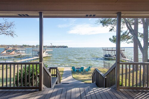 Casa KK | Luxe Lakefront 4BR/3BA w/ Views & Dock