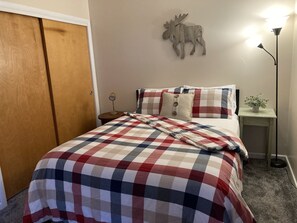 2 bedrooms, WiFi, bed sheets