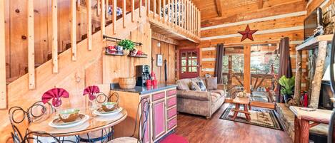 Smart TV, lareira, DVD player, videoteca