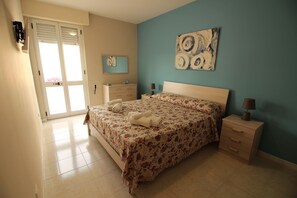3 bedrooms, in-room safe, iron/ironing board, travel crib - Sea and Sand - Apartment on the sea (Ugento)