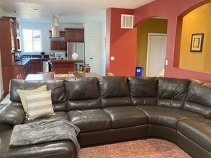 Televisión y chimenea