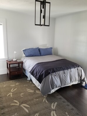 3 Schlafzimmer, Schreibtisch, Bügeleisen/Bügelbrett, Bettwäsche