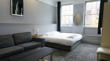 Comfort Quadruple Room | Free WiFi, bed sheets