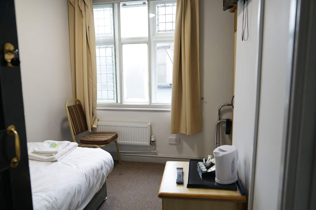 Free WiFi, bed sheets