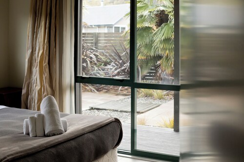 Quiet, Modern, Sunny Home