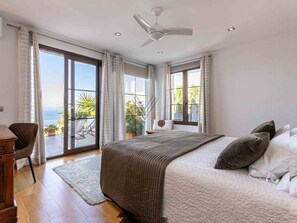 4 chambres, fer et planche à repasser, accès Internet, draps fournis