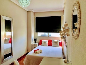 3 slaapkamers, een strijkplank/strijkijzer, wifi, beddengoed