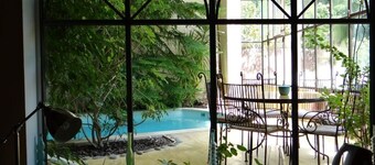 Ecolodge "Au Fil de l'Eau". Swimming pool in inner garden. Near Isle/Sorgue.