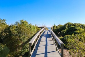 Unclassified image, 5 of 49, button