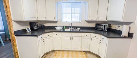 Refrigerador, horno, placa de cocina, tostadora