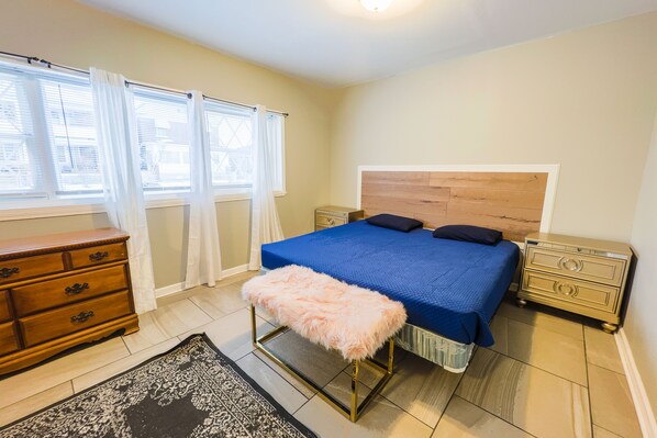 6 bedrooms, laptop workspace, free WiFi