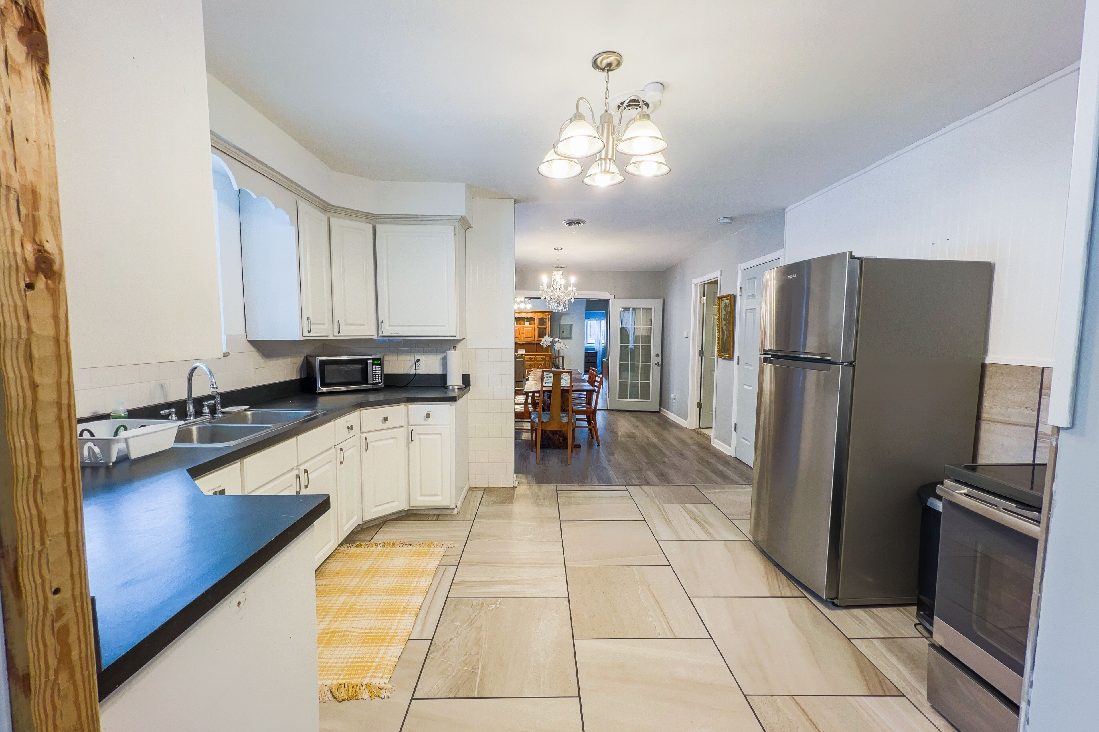 Fridge, oven, stovetop, toaster
