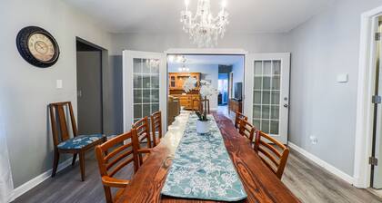 The Stone Castle - With Private Yard & Parking, Near Falls & Casino by Niagara Hospitality