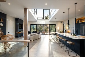 Interior - Ohana Chalet | Luxurious Property | Hot tub / Tremblant Living (La Conception)