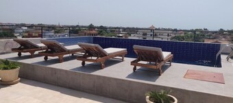 Apartment with swimming pool at the top