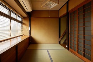 Deluxe Suite | 1 bedroom, down duvets, pillow-top beds, free WiFi - Kyoto cozy housu 1946 (Kyoto)