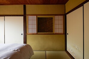 1 bedroom, down duvets, pillow-top beds, free WiFi