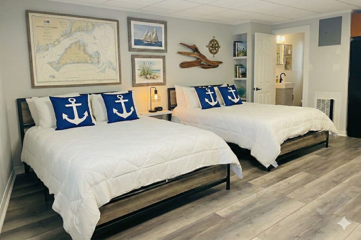 Studio Standard | Décor unique, ameublement unique, fer et planche à repasser