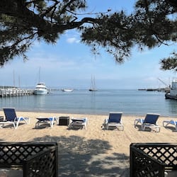 Private beach, sun-loungers, beach umbrellas, beach towels