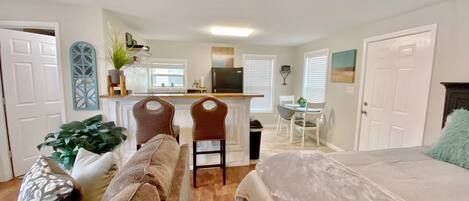 1 chambre, fer et planche à repasser, Wi-Fi, draps fournis