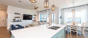 The Blue Marlini- Ocean view! Private Heated Pool! Mini Golf! Cart! Garage A/C!