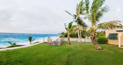 Coral Sea private beachfront oasis