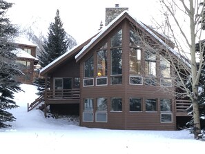 Exterior - Mt. Crested Butte Full House, 3 Bedroom/3.5 Bath+Loft, Hot Tub, Shuttle  to Ski (Crested Butte)