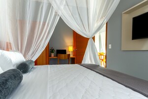 1 bedroom, Egyptian cotton sheets, premium bedding, pillow-top beds