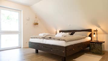 5 bedrooms, in-room safe, iron/ironing board, travel crib
