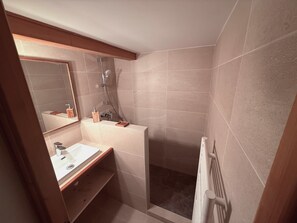 Badewanne, Haartrockner