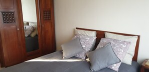 1 bedroom, WiFi, bed sheets - THE HOME OF ONESIPHORE (CAZES MONDENARD)